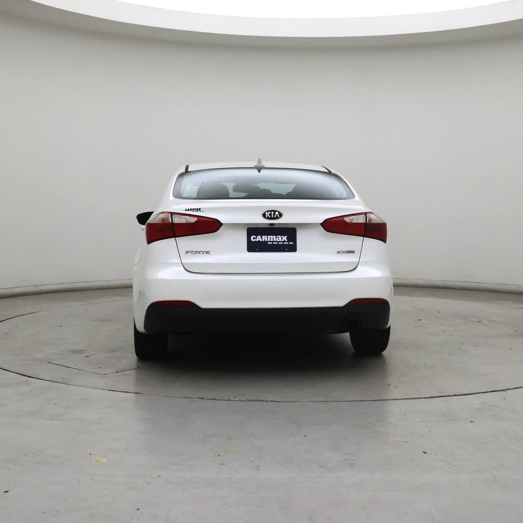 Thumbnail: 2016 Kia Forte - 6