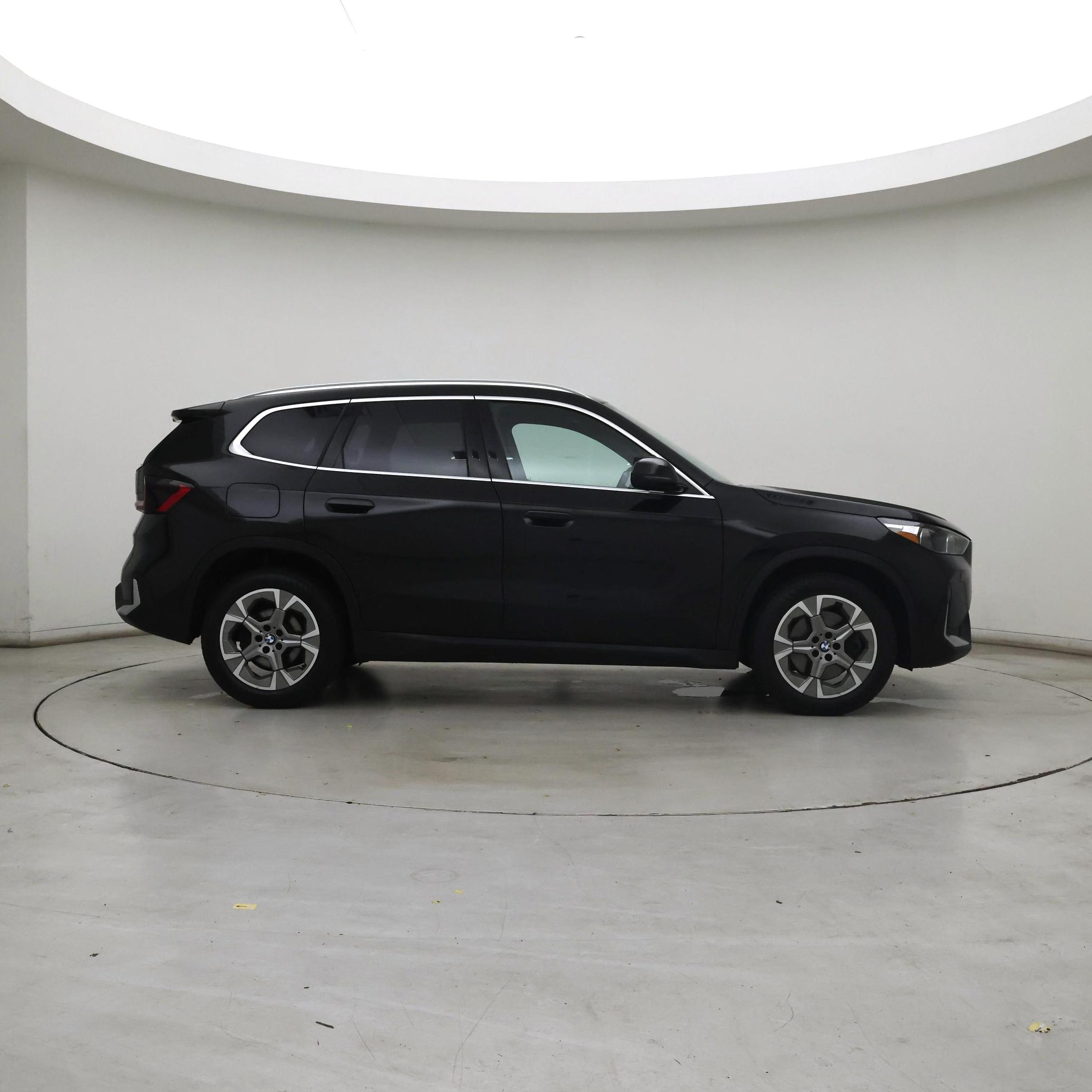 Thumbnail: 2023 BMW X1 - 7