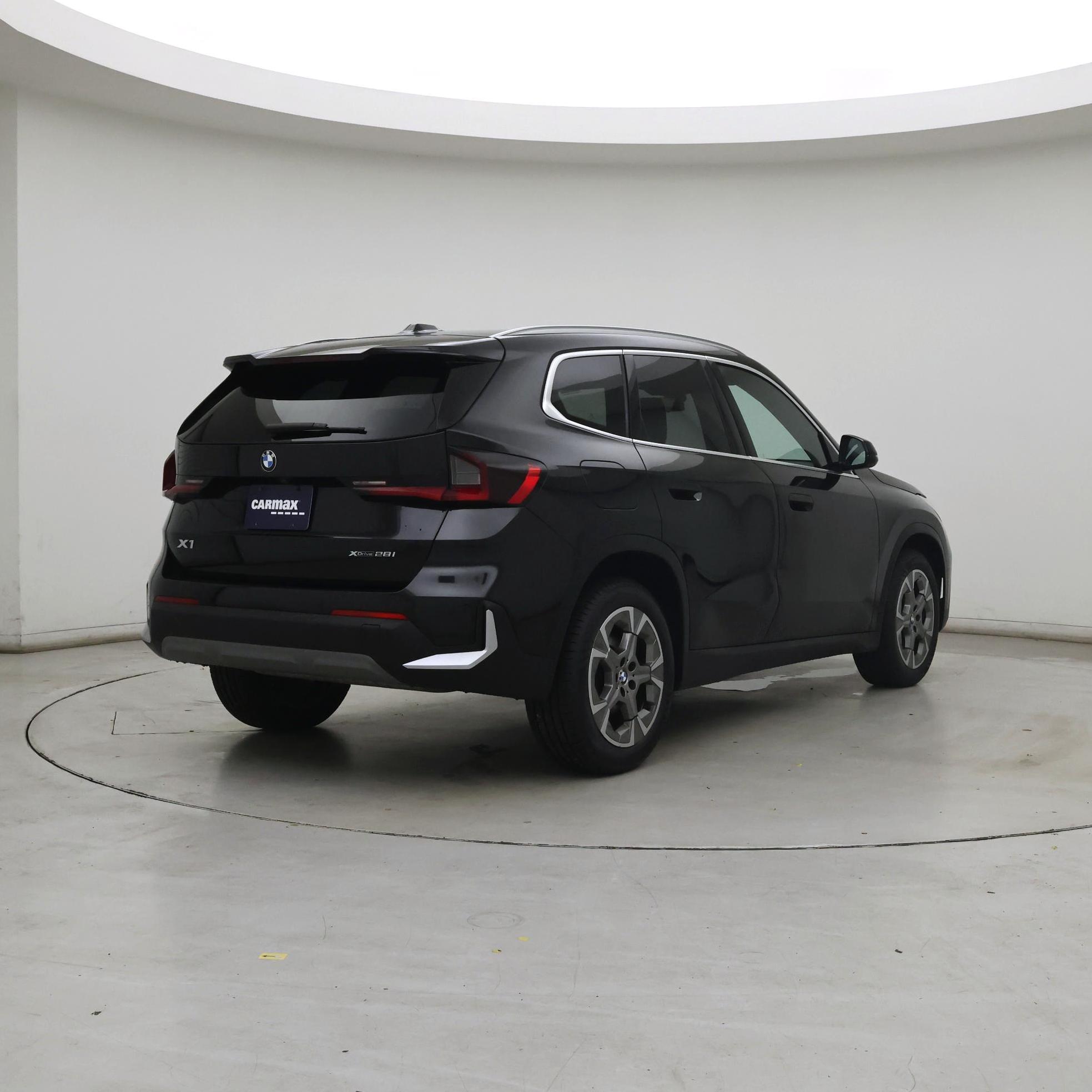 Thumbnail: 2023 BMW X1 - 8