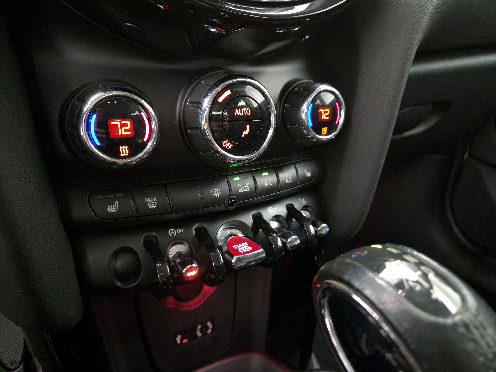 Thumbnail: 2016 MINI Cooper Hardtop - 14