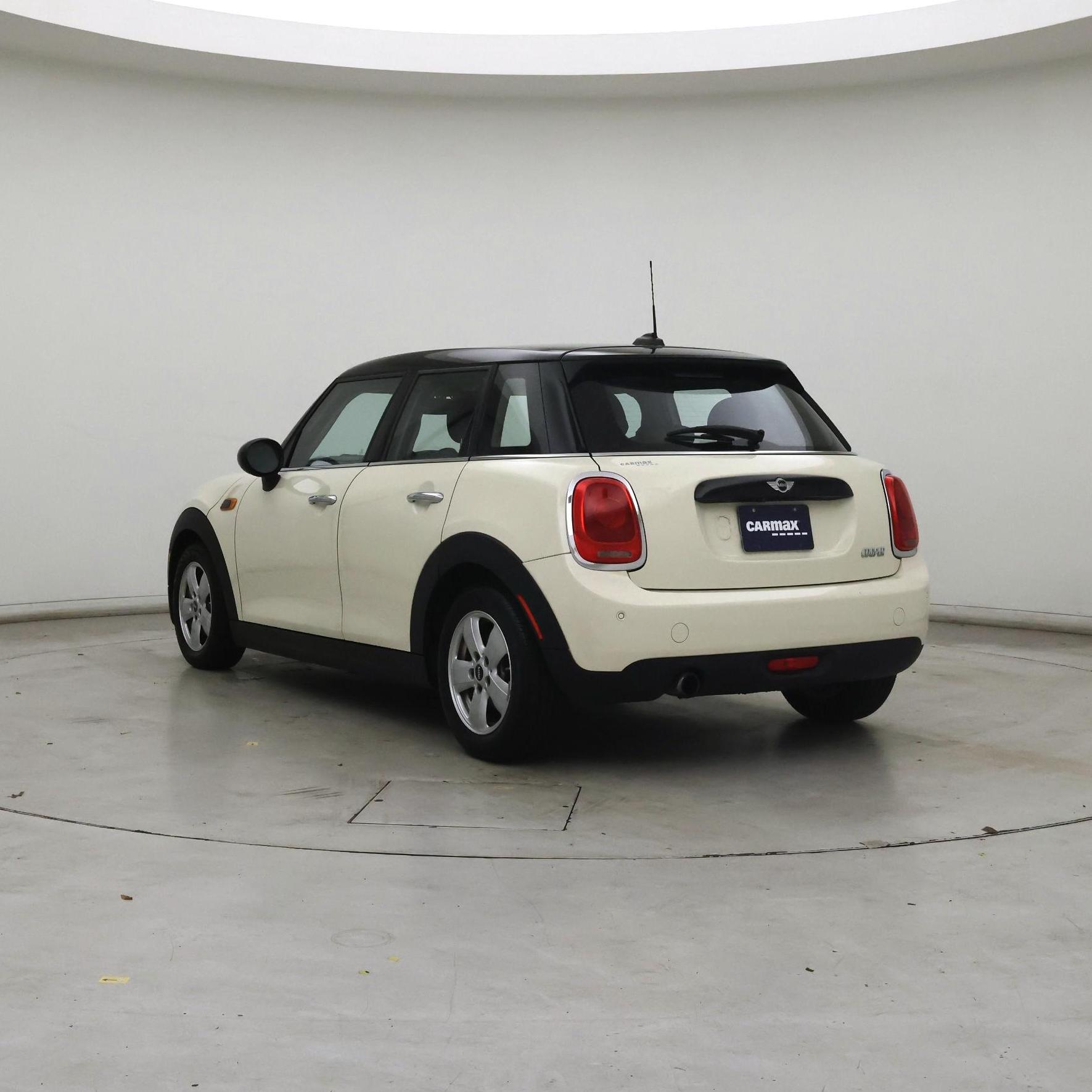 Thumbnail: 2016 MINI Cooper Hardtop - 2