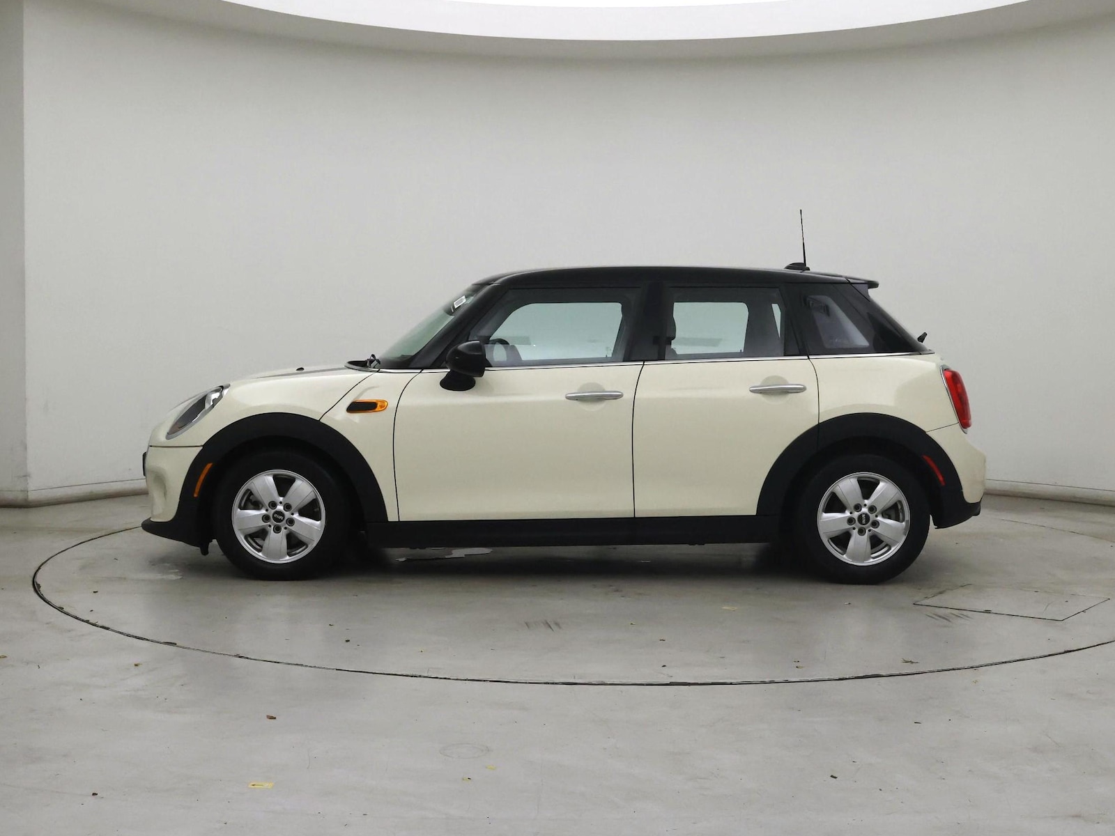 2016 MINI Cooper Base - Photo 4
