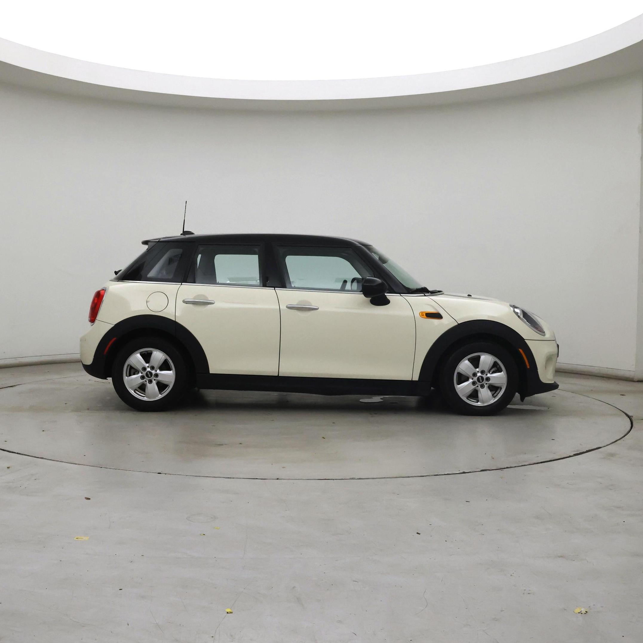 Thumbnail: 2016 MINI Cooper Hardtop - 7
