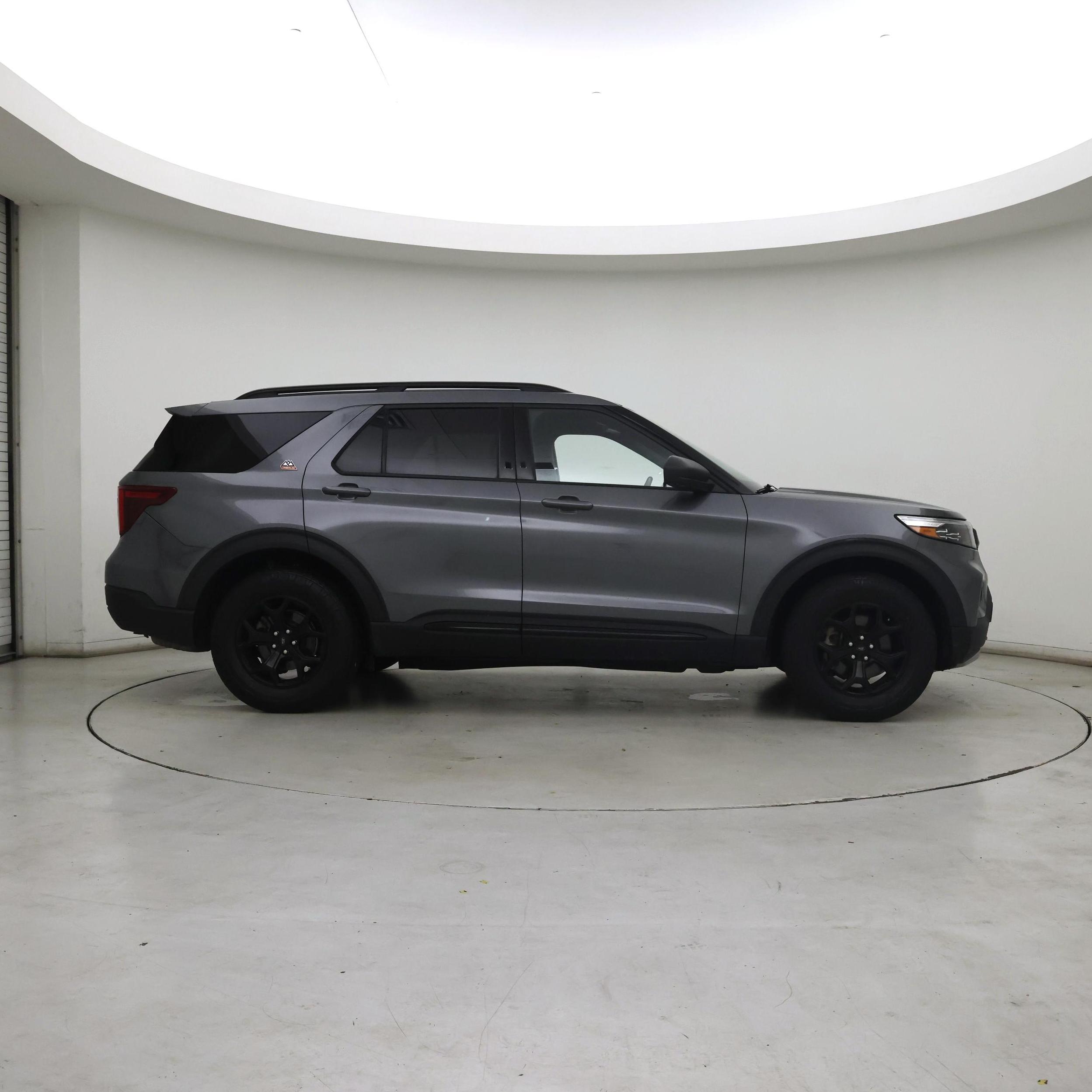 Thumbnail: 2022 Ford Explorer - 7
