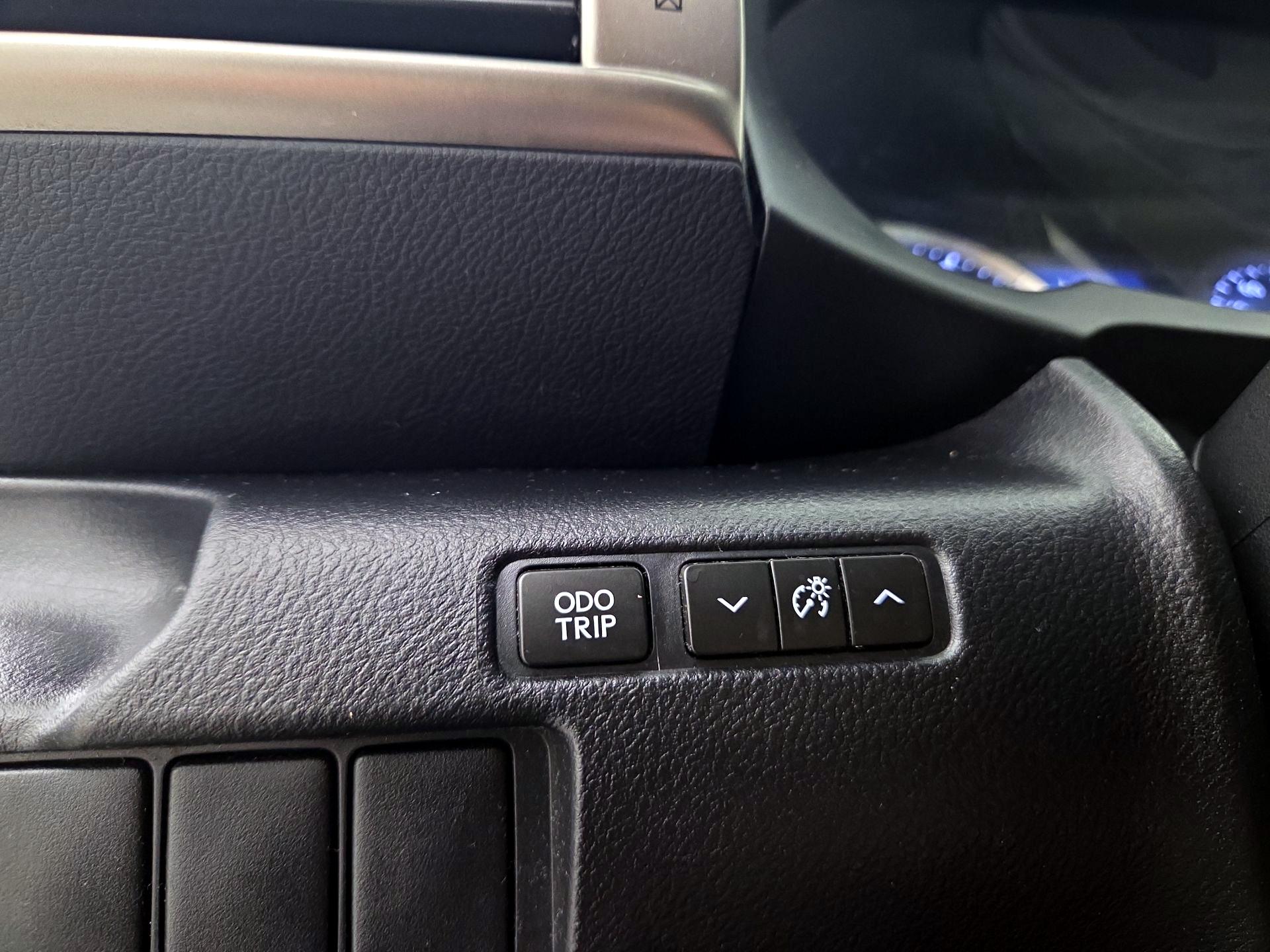 Thumbnail: 2014 Lexus IS - 13