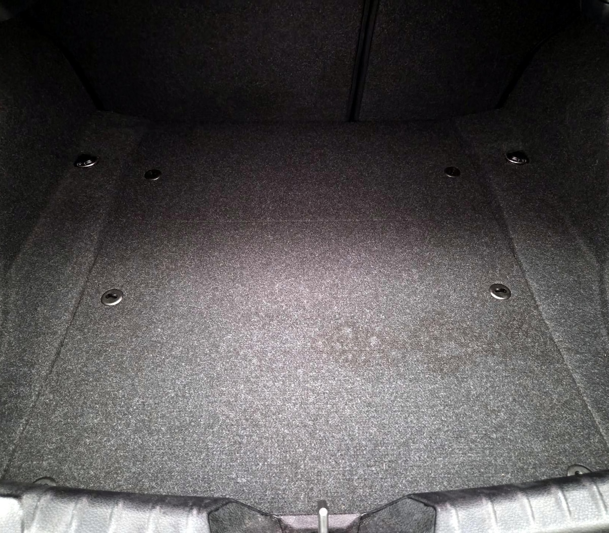 Trunk/Cargo (Seats Up)