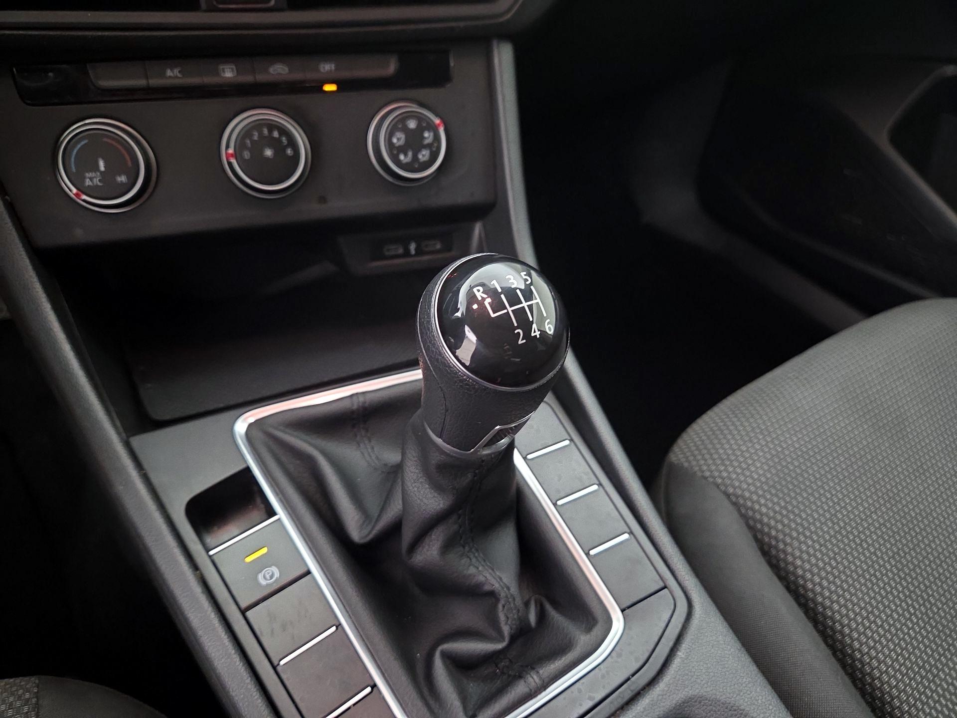 Thumbnail: 2020 Volkswagen Jetta - 15