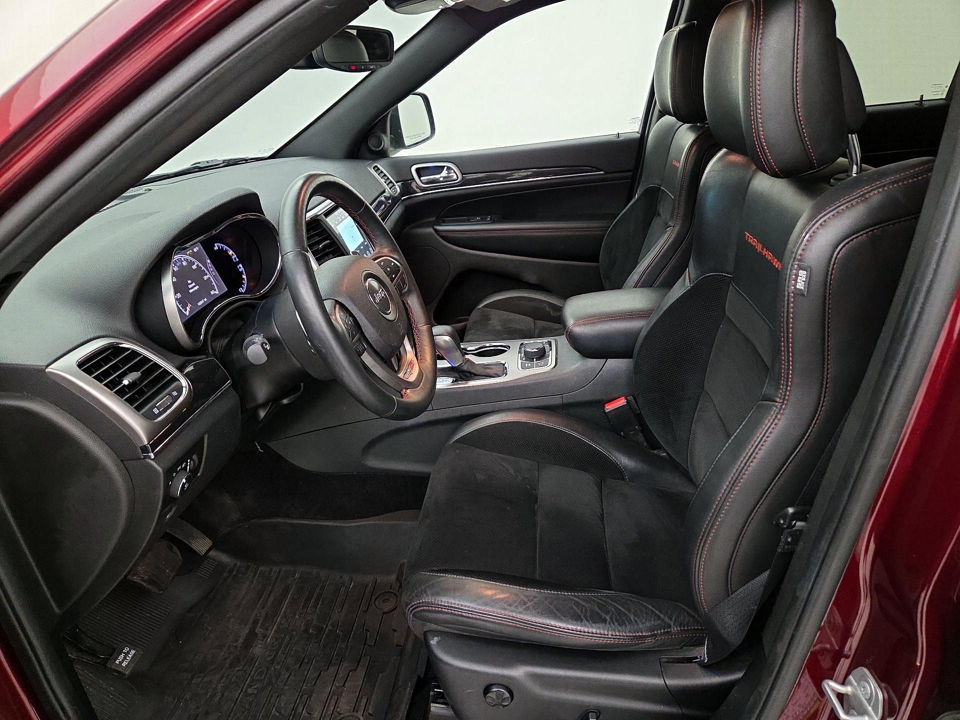 Thumbnail: 2018 Jeep Grand Cherokee - 11
