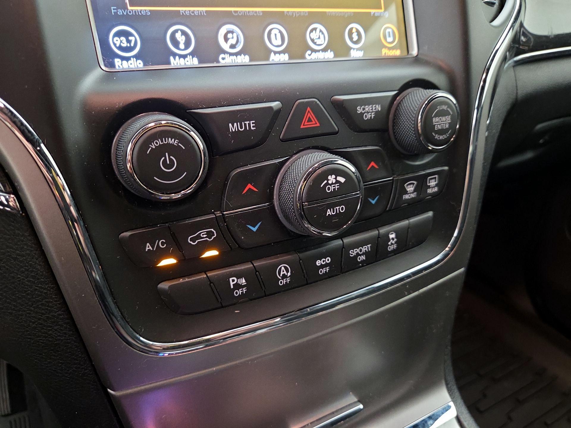 Thumbnail: 2018 Jeep Grand Cherokee - 16