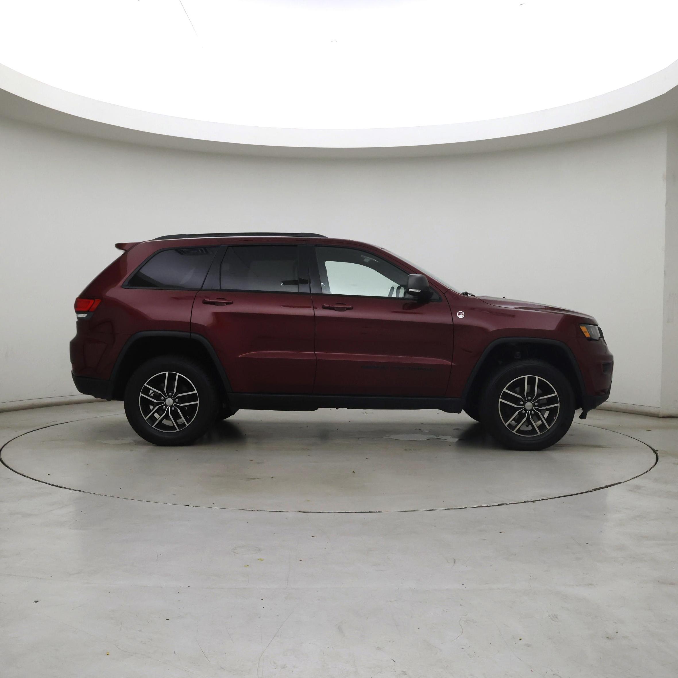 Thumbnail: 2018 Jeep Grand Cherokee - 7