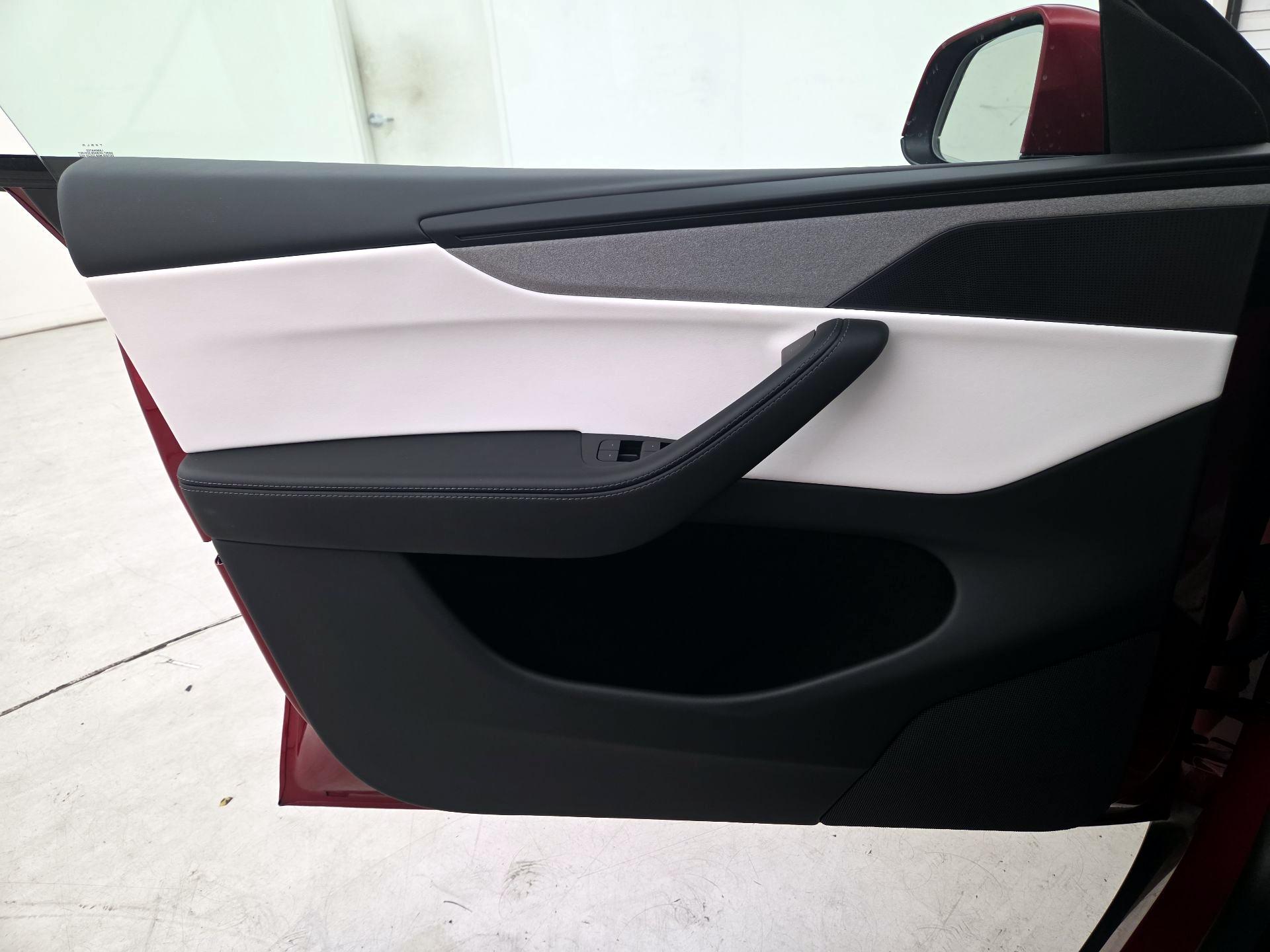 Thumbnail: 2026 Tesla Model Y - 12
