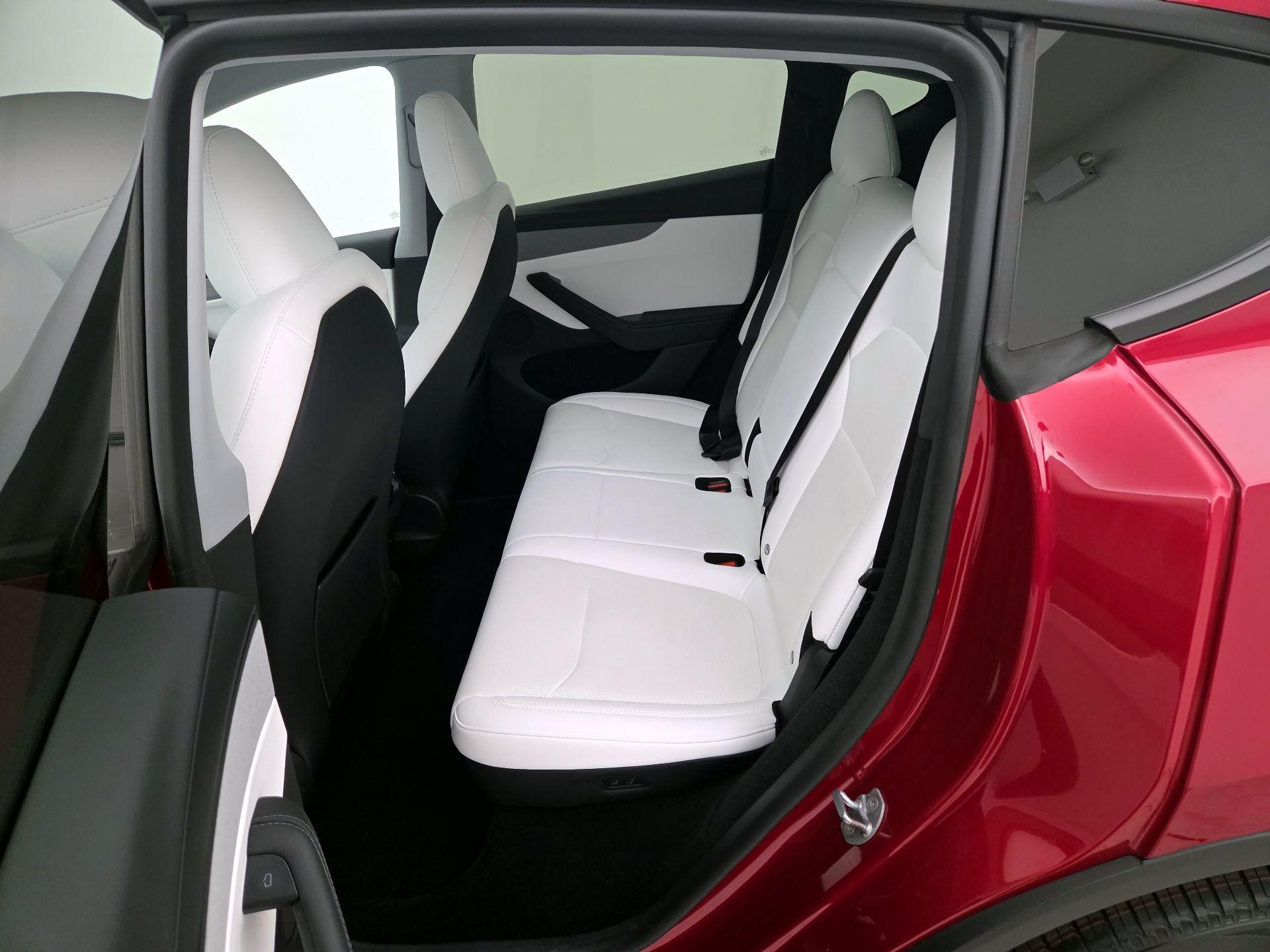 Thumbnail: 2026 Tesla Model Y - 17