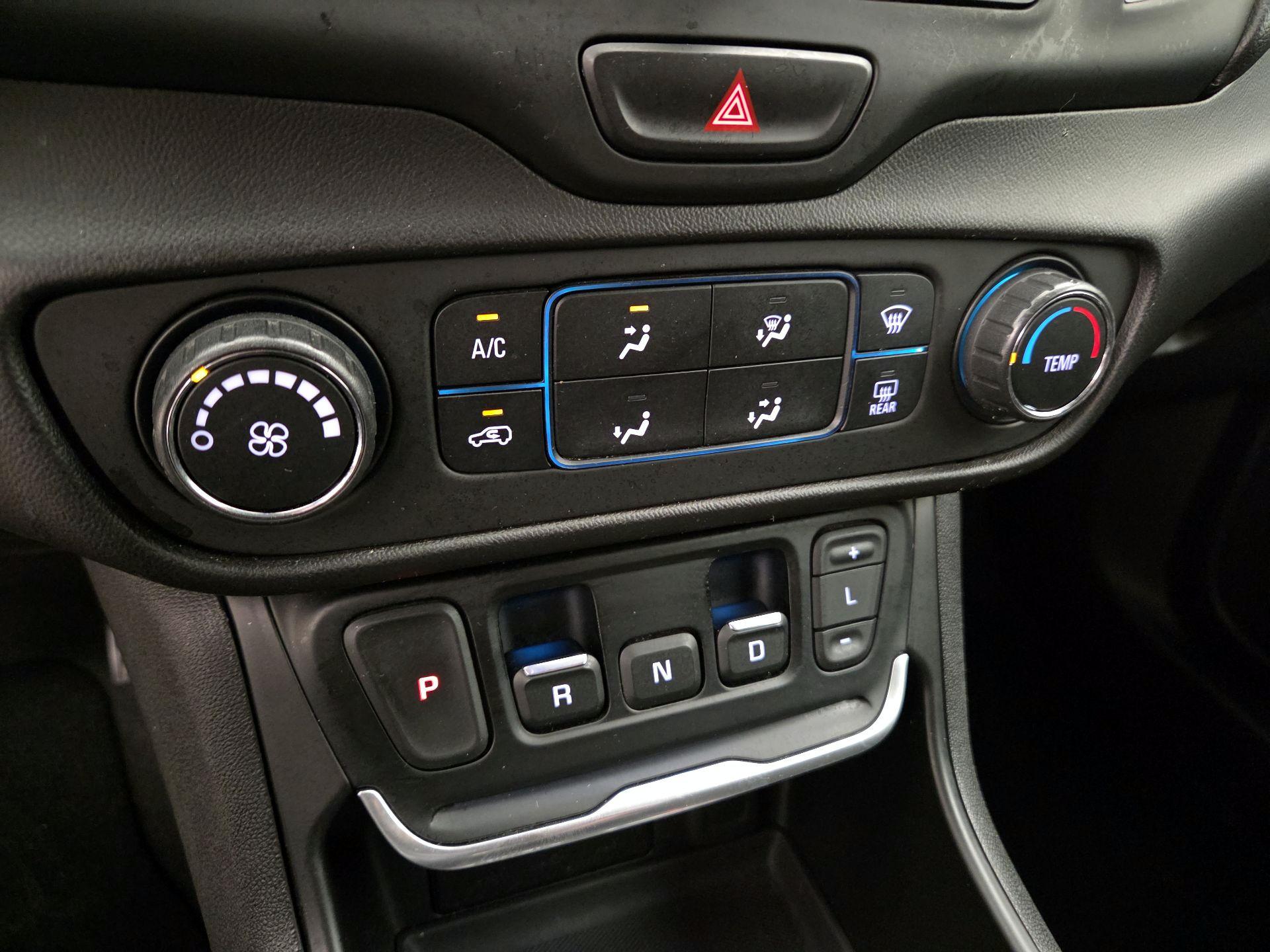Thumbnail: 2020 GMC Terrain - 16