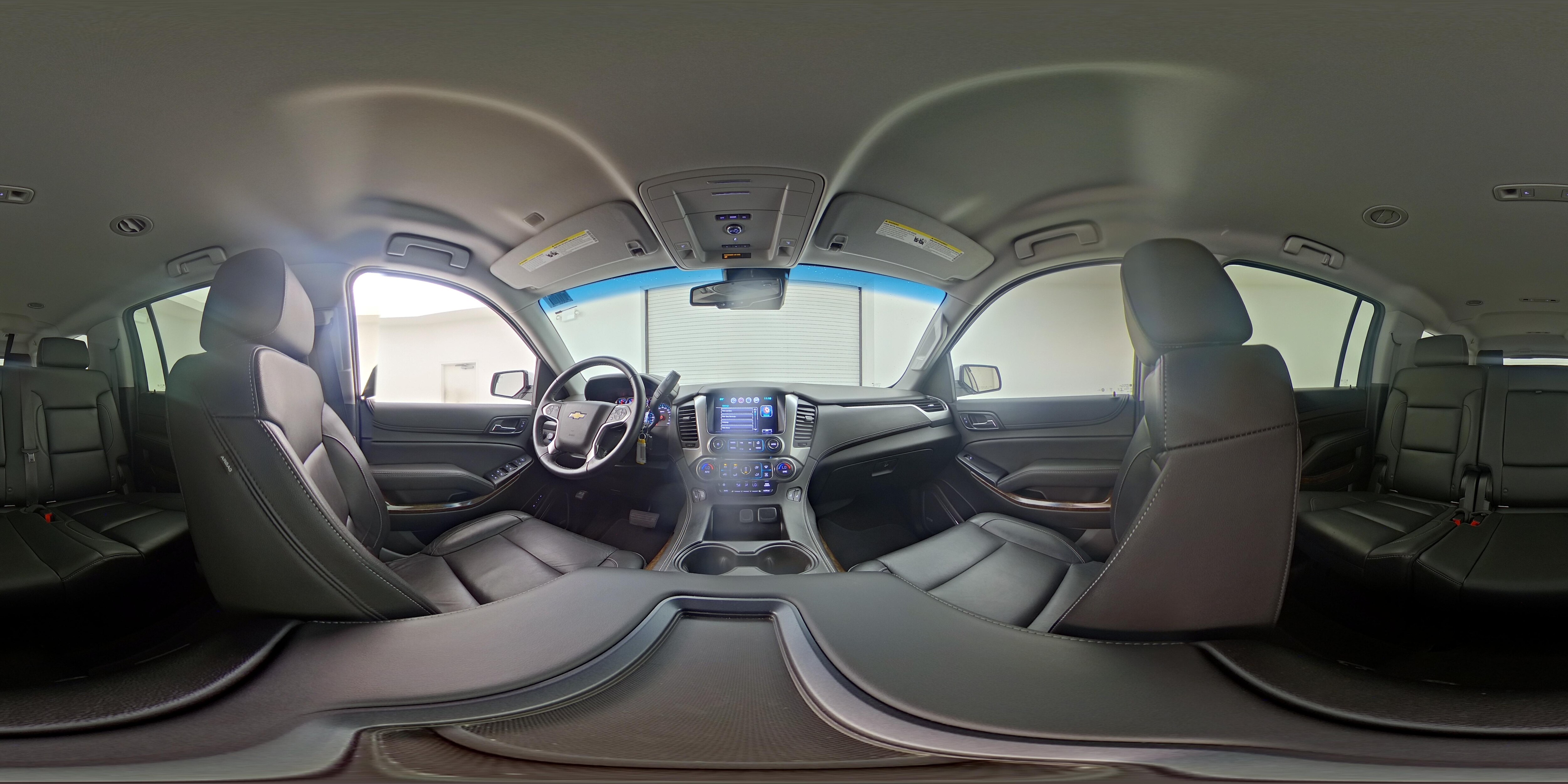 2018 Chevrolet Suburban LT - Photo 25