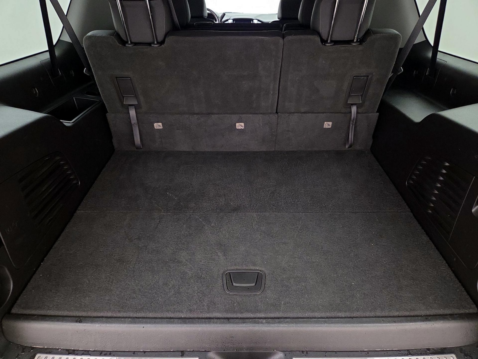 2018 Chevrolet Suburban LT - Photo 22