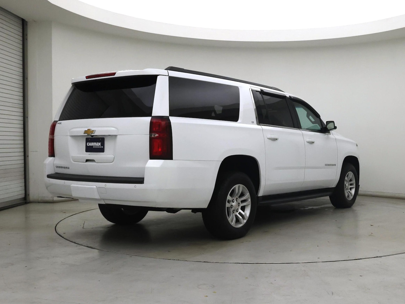 2018 Chevrolet Suburban LT - Photo 9