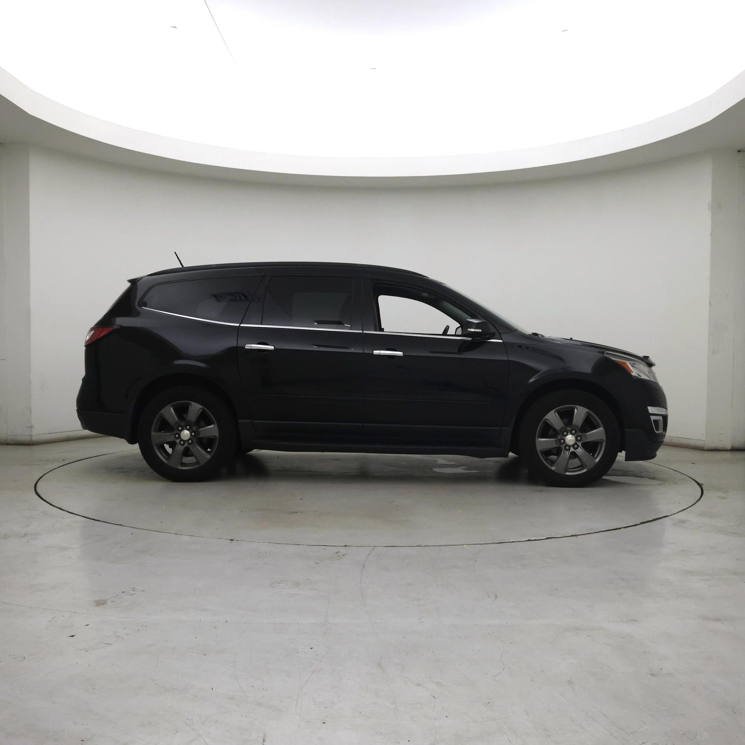 Thumbnail: 2017 Chevrolet Traverse - 7