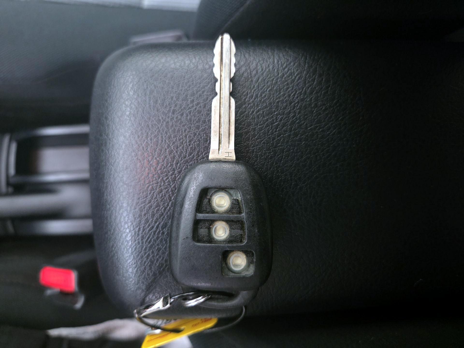 Thumbnail: 2015 Toyota Prius c - 20