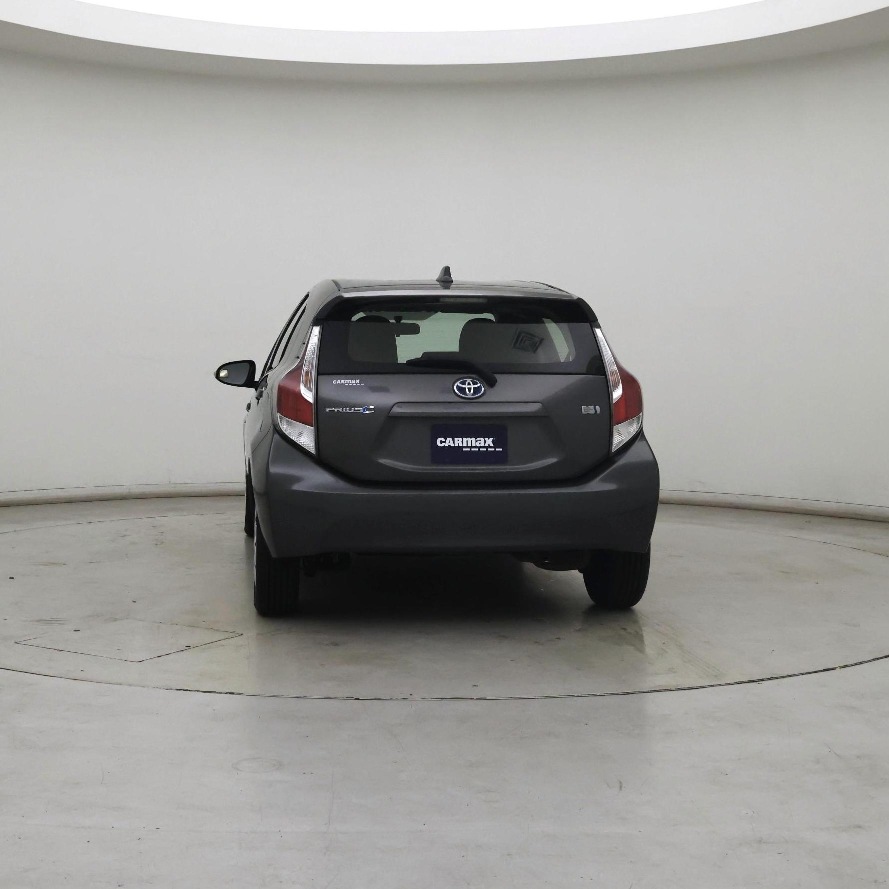Thumbnail: 2015 Toyota Prius c - 6