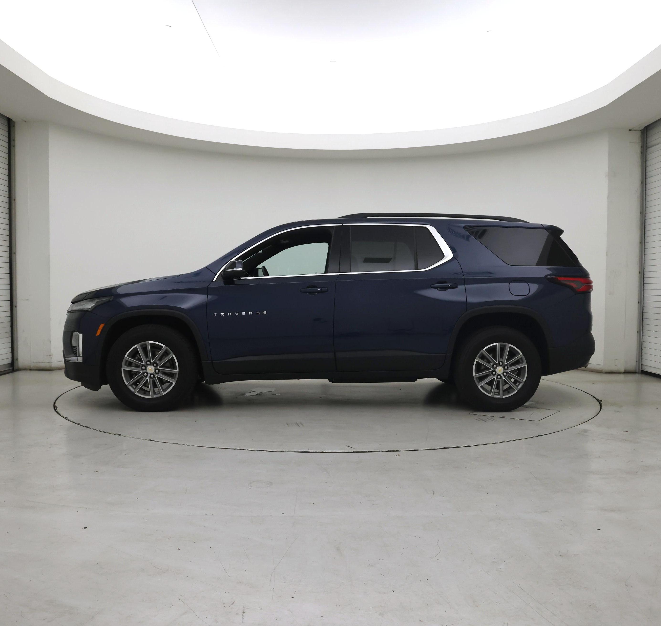 Thumbnail: 2022 Chevrolet Traverse - 3