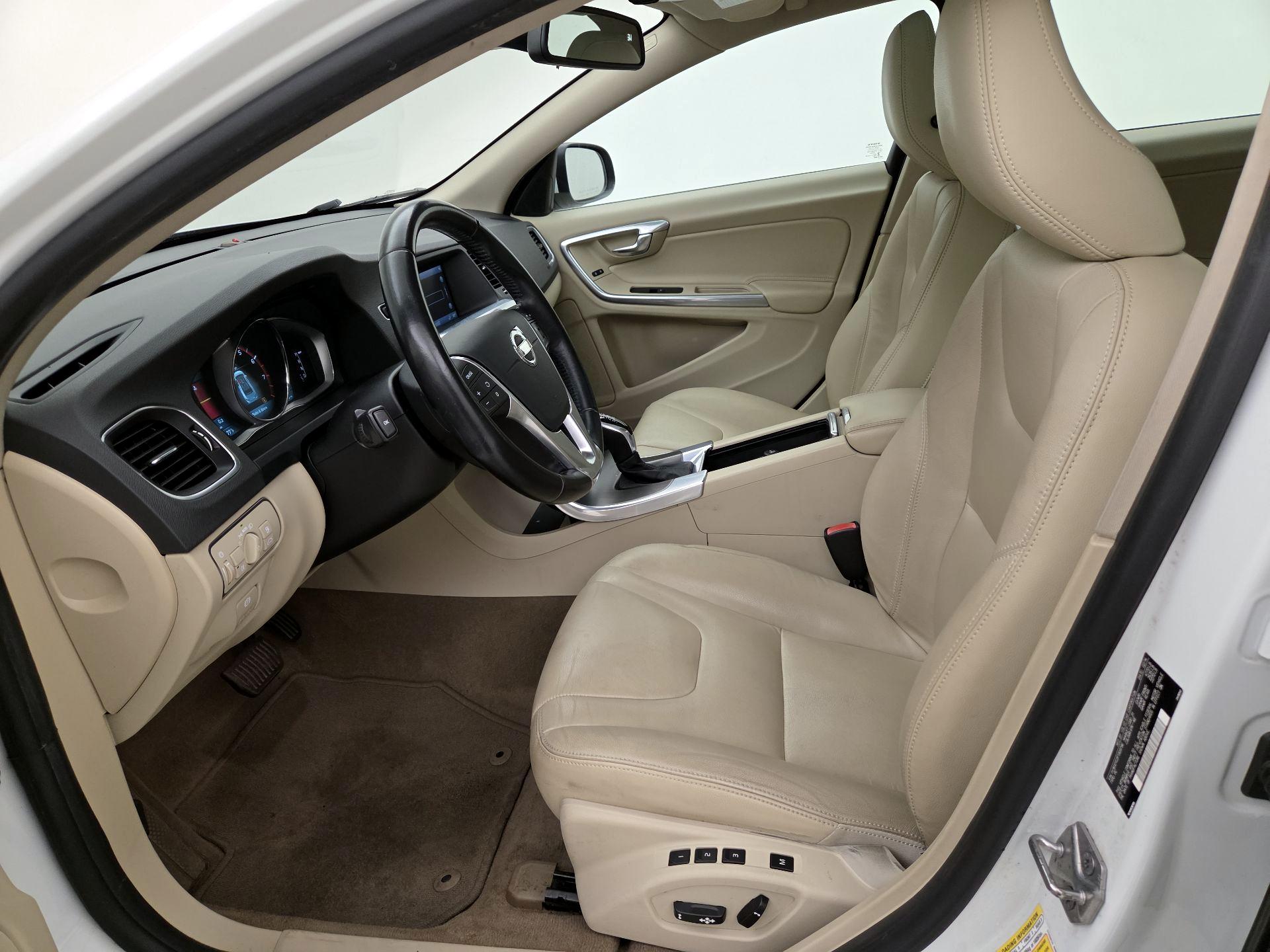 Thumbnail: 2015 Volvo S60 - 11
