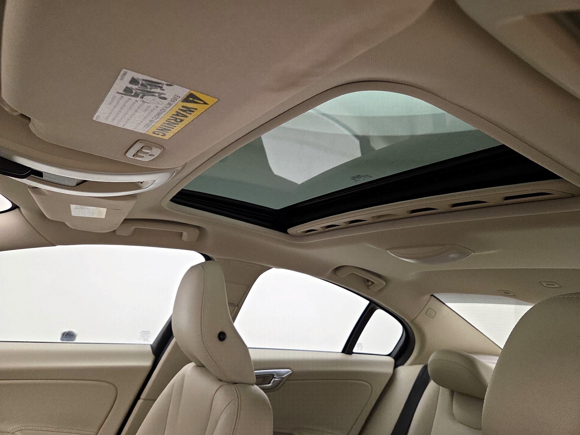 Thumbnail: 2015 Volvo S60 - 19