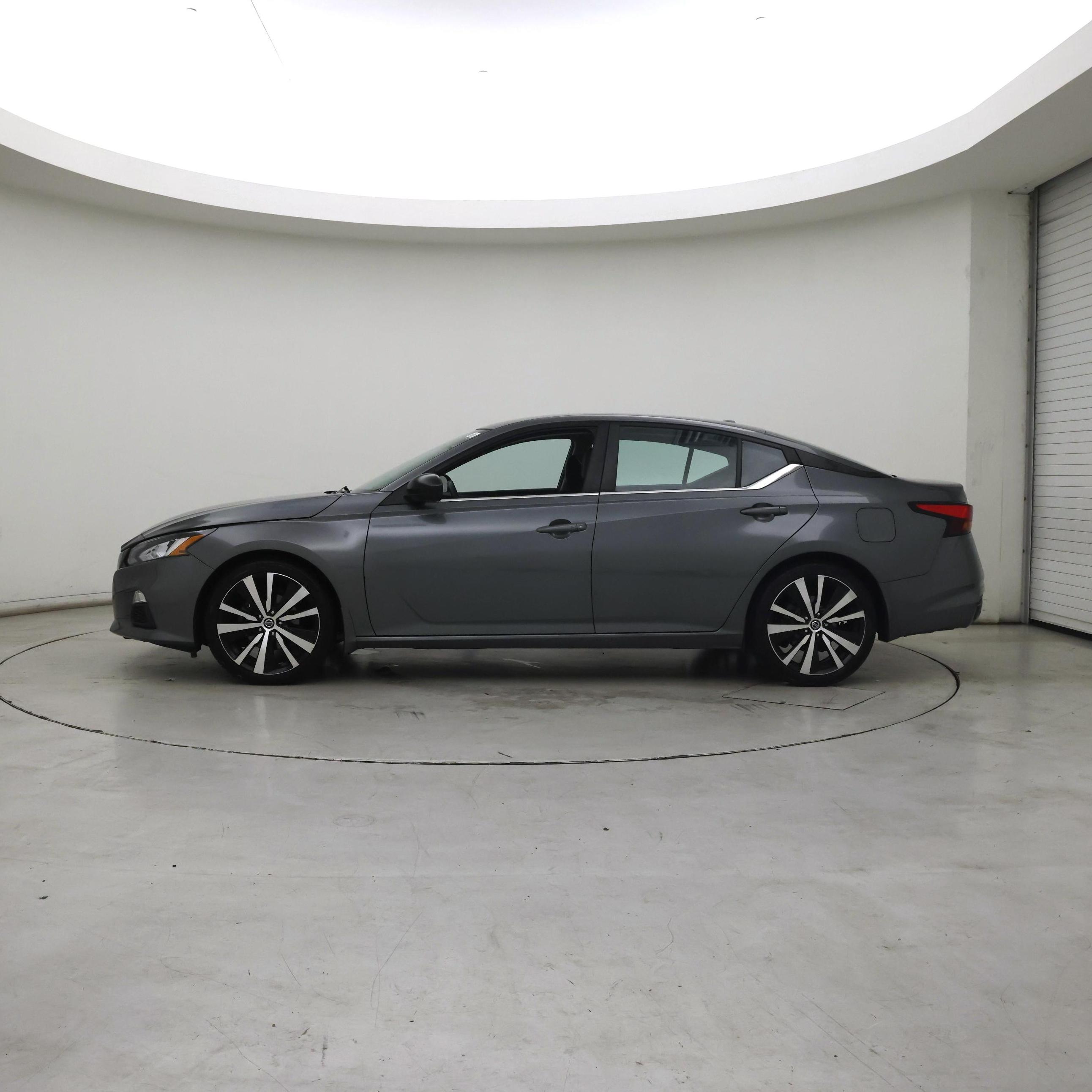 Thumbnail: 2021 Nissan Altima - 3