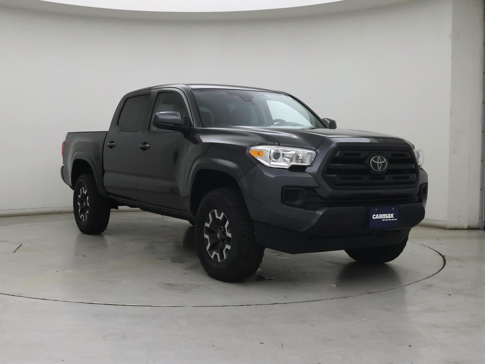 2018 Toyota Tacoma SR - Photo 2