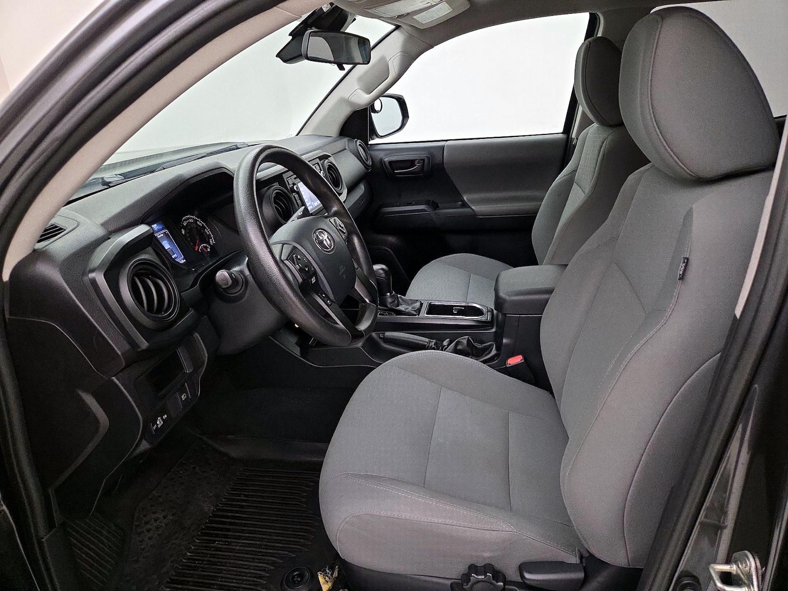 2018 Toyota Tacoma SR - Photo 12