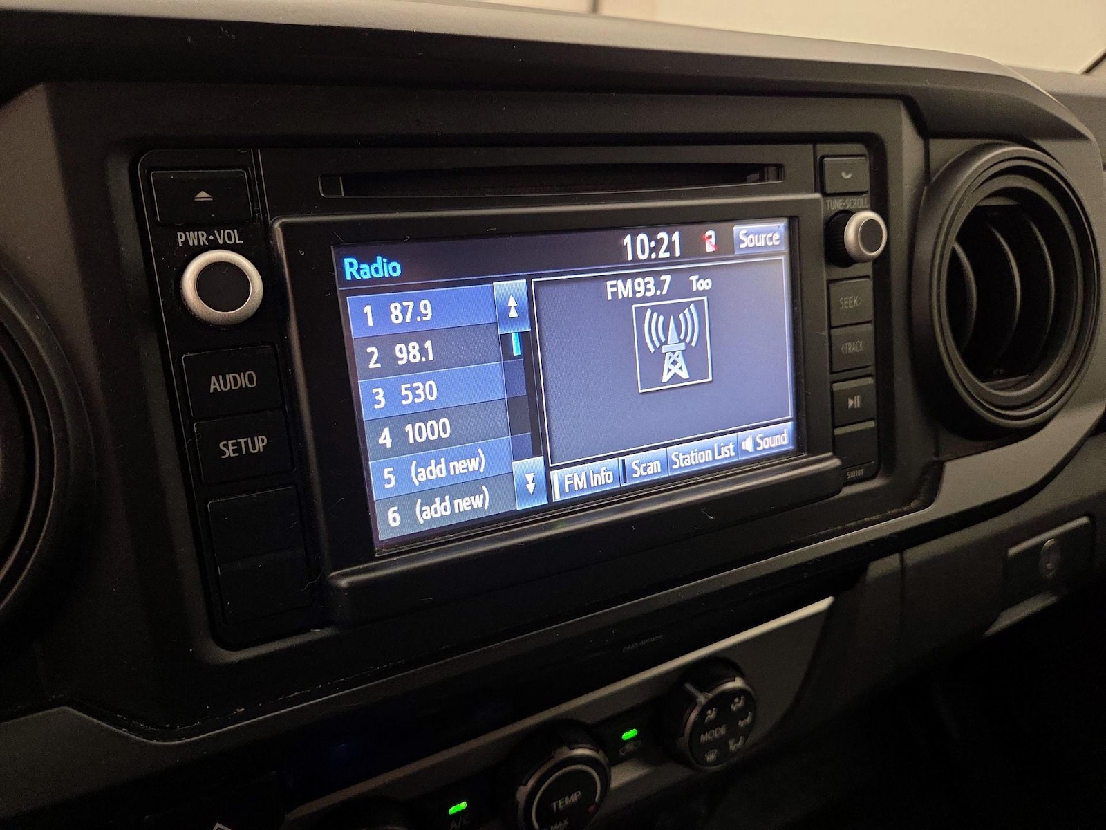 2018 Toyota Tacoma SR - Photo 16