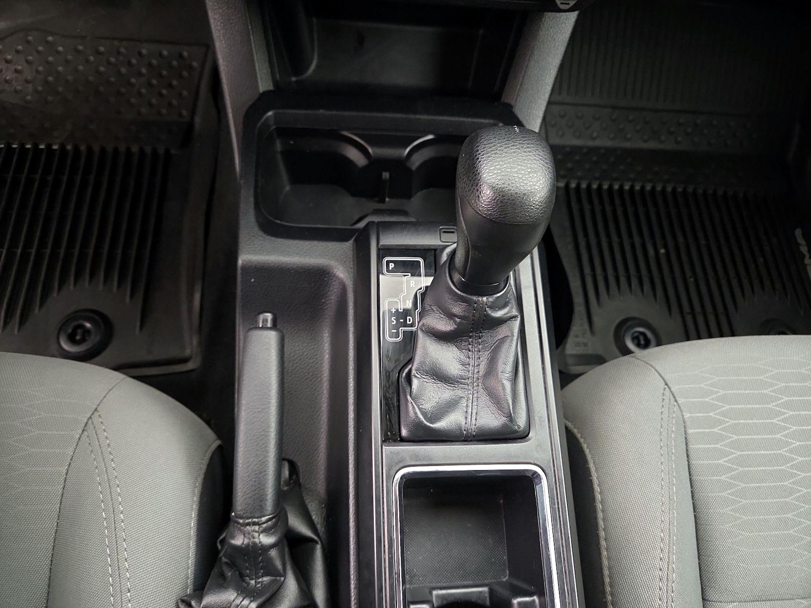 2018 Toyota Tacoma SR - Photo 18