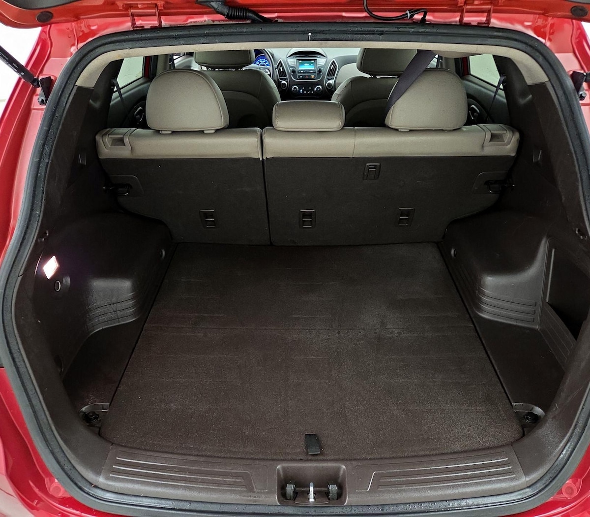 Trunk/Cargo (Seats Up)