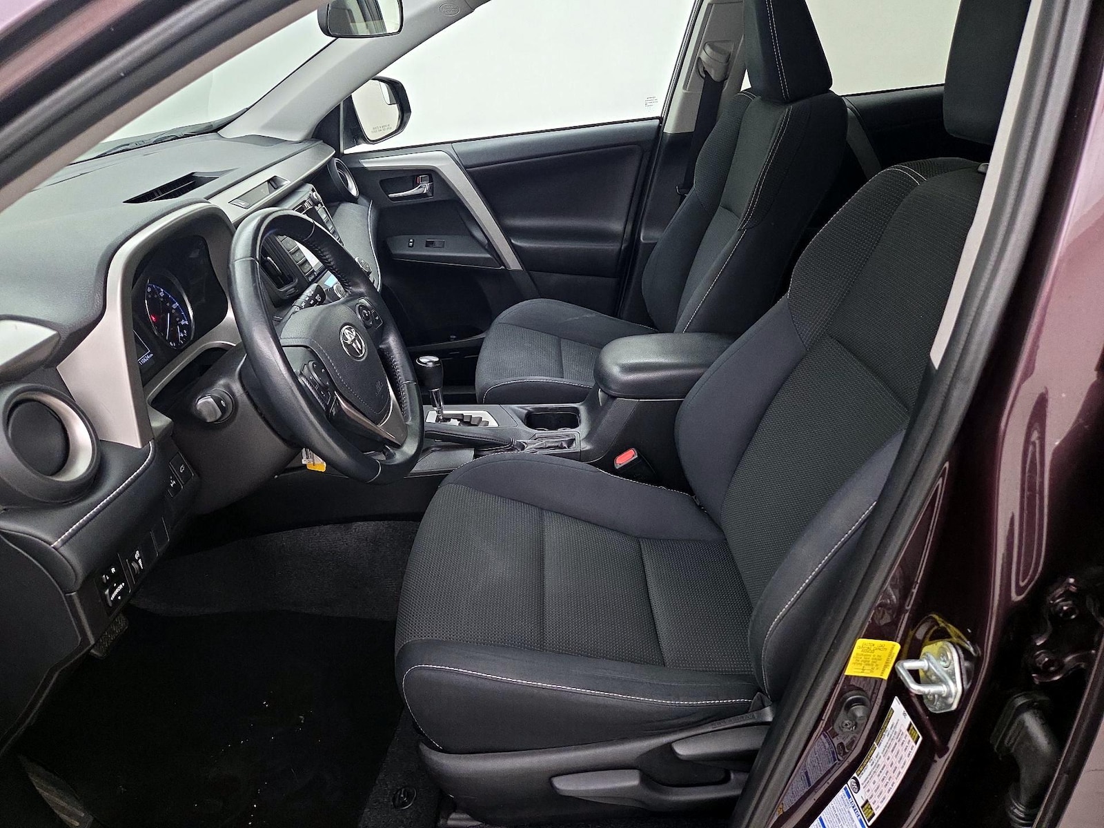 2016 Toyota RAV4 XLE - Photo 12