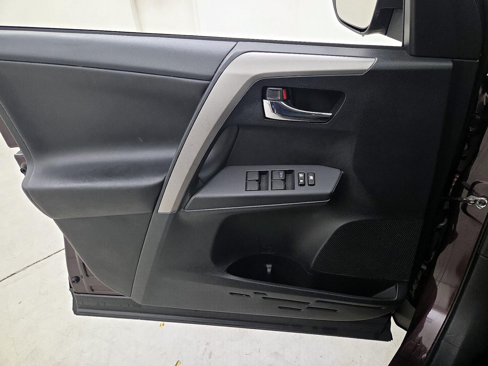 2016 Toyota RAV4 XLE - Photo 13