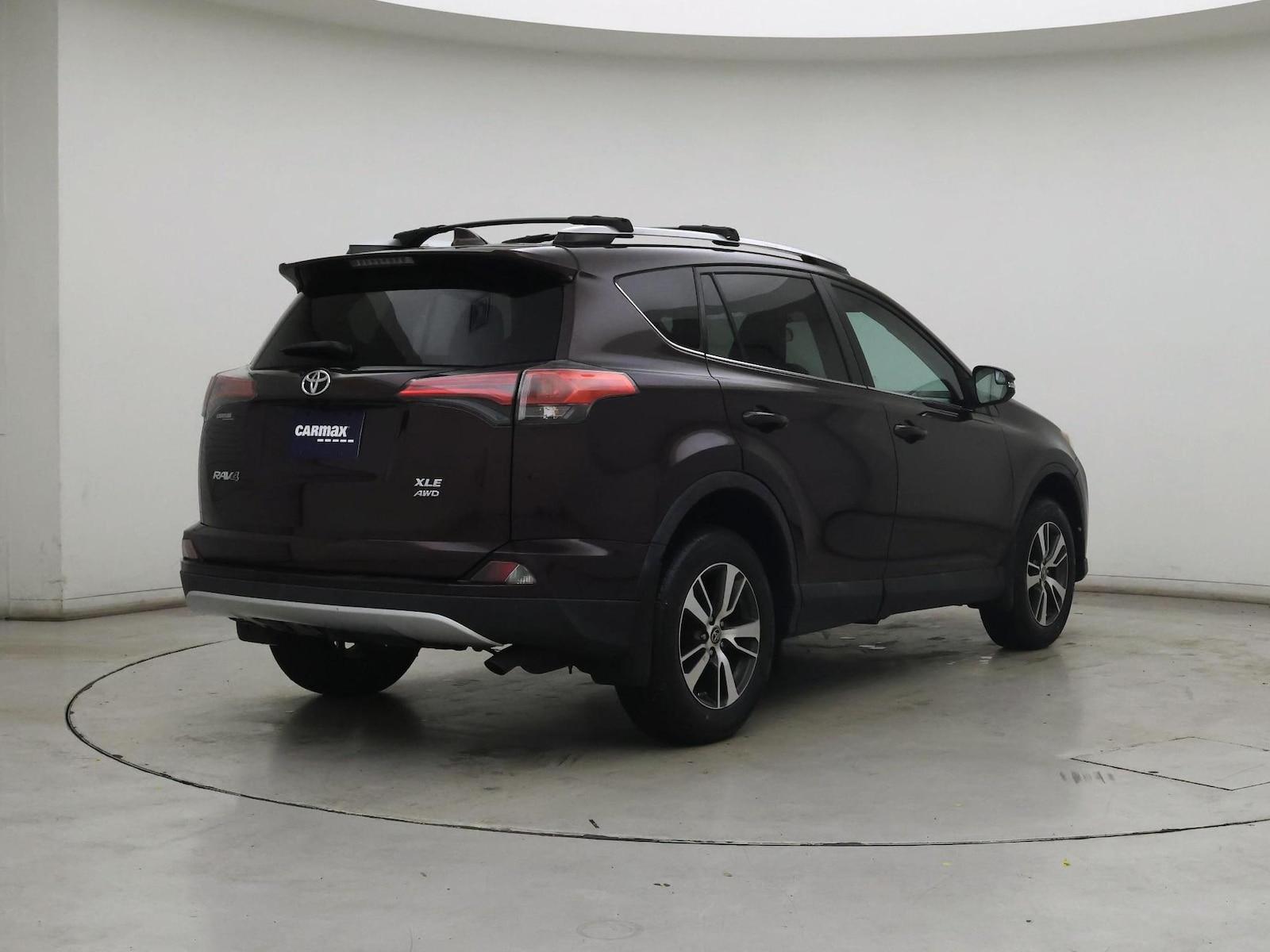 2016 Toyota RAV4 XLE - Photo 9