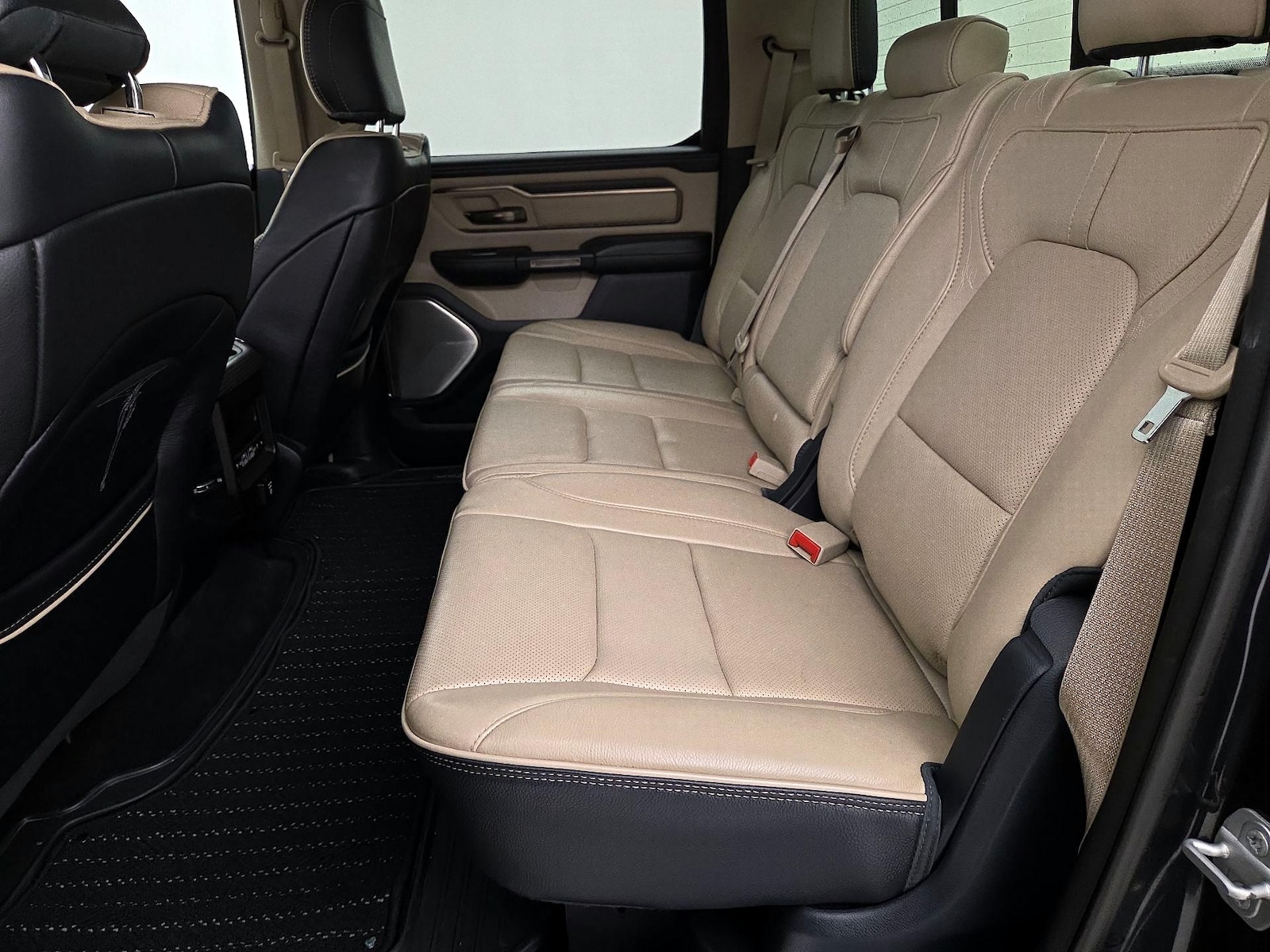 Rear A/C Seat(s)