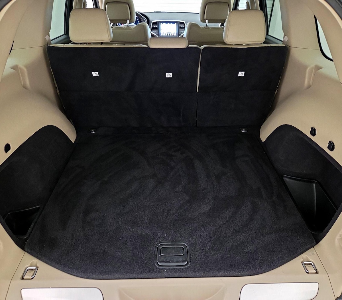 Trunk/Cargo (Seats Up)