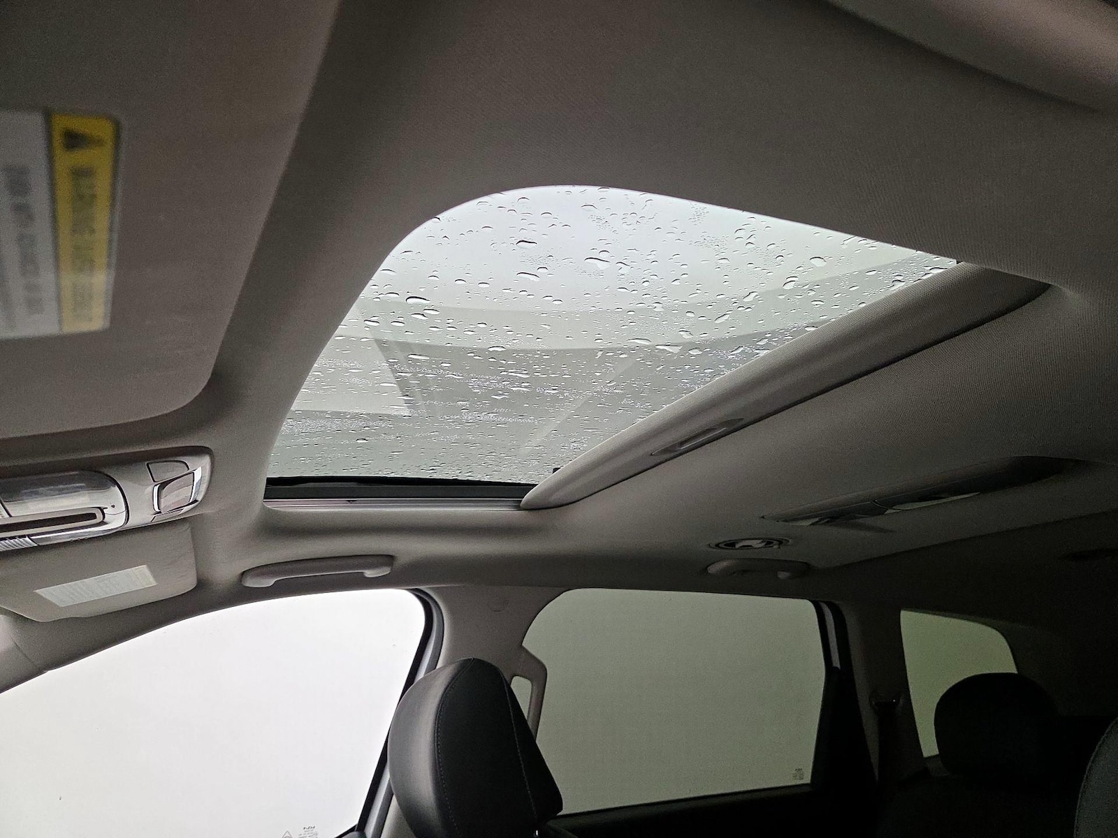 Sunroof(s) & Overhead Airbags