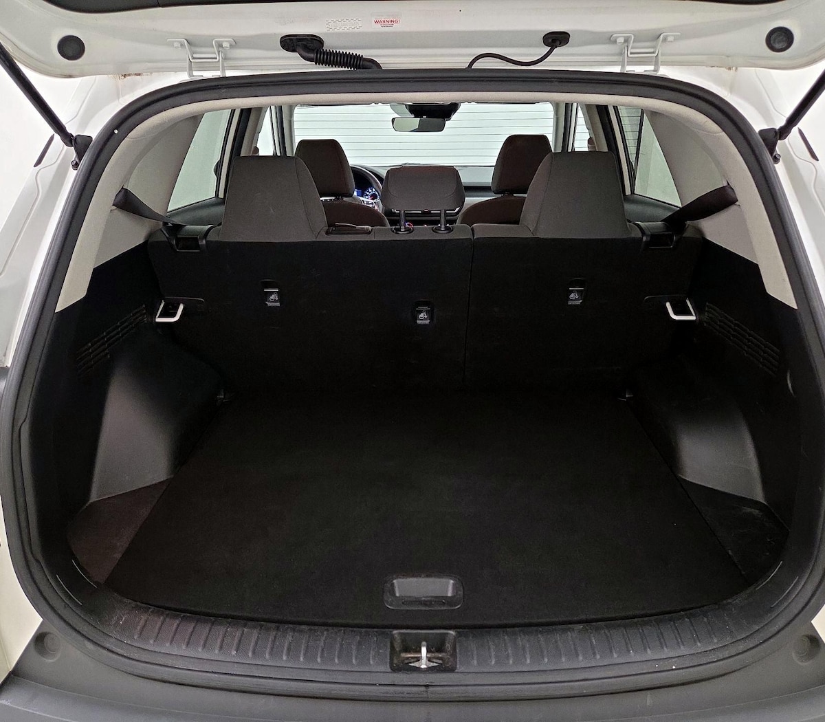 Trunk/Cargo (Seats Up)