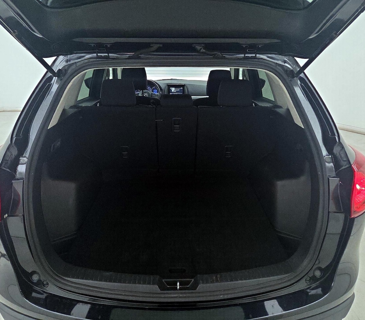 Trunk/Cargo (Seats Up)