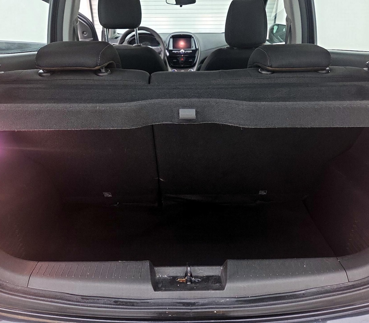 Trunk/Cargo (Seats Up)