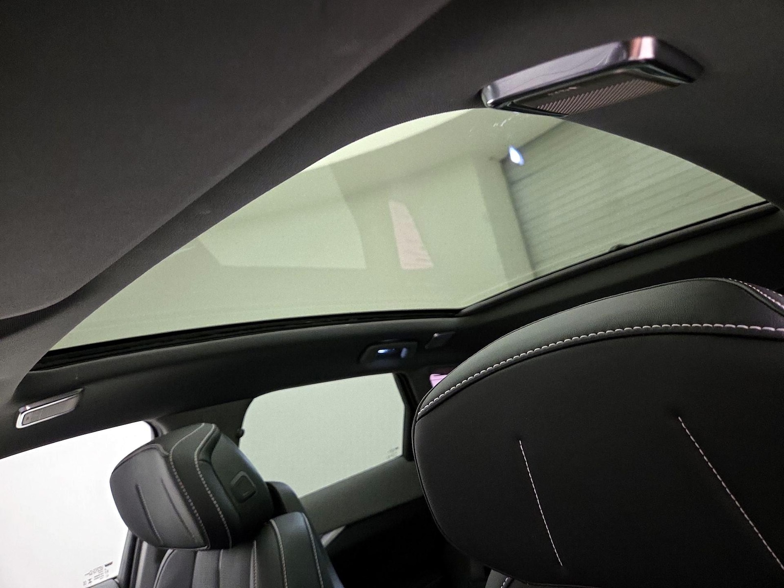 Skylight(s) & Overhead Airbags