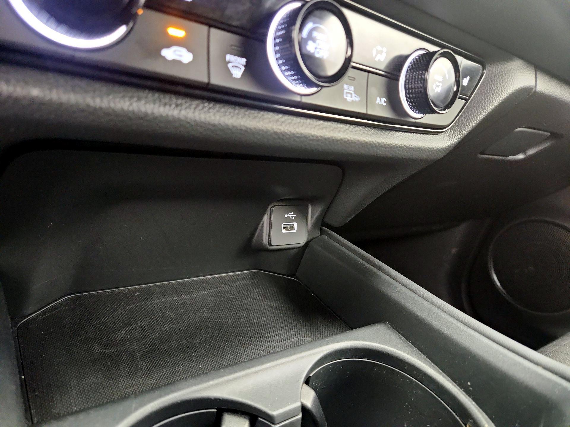 Thumbnail: 2025 Honda HR-V - 18