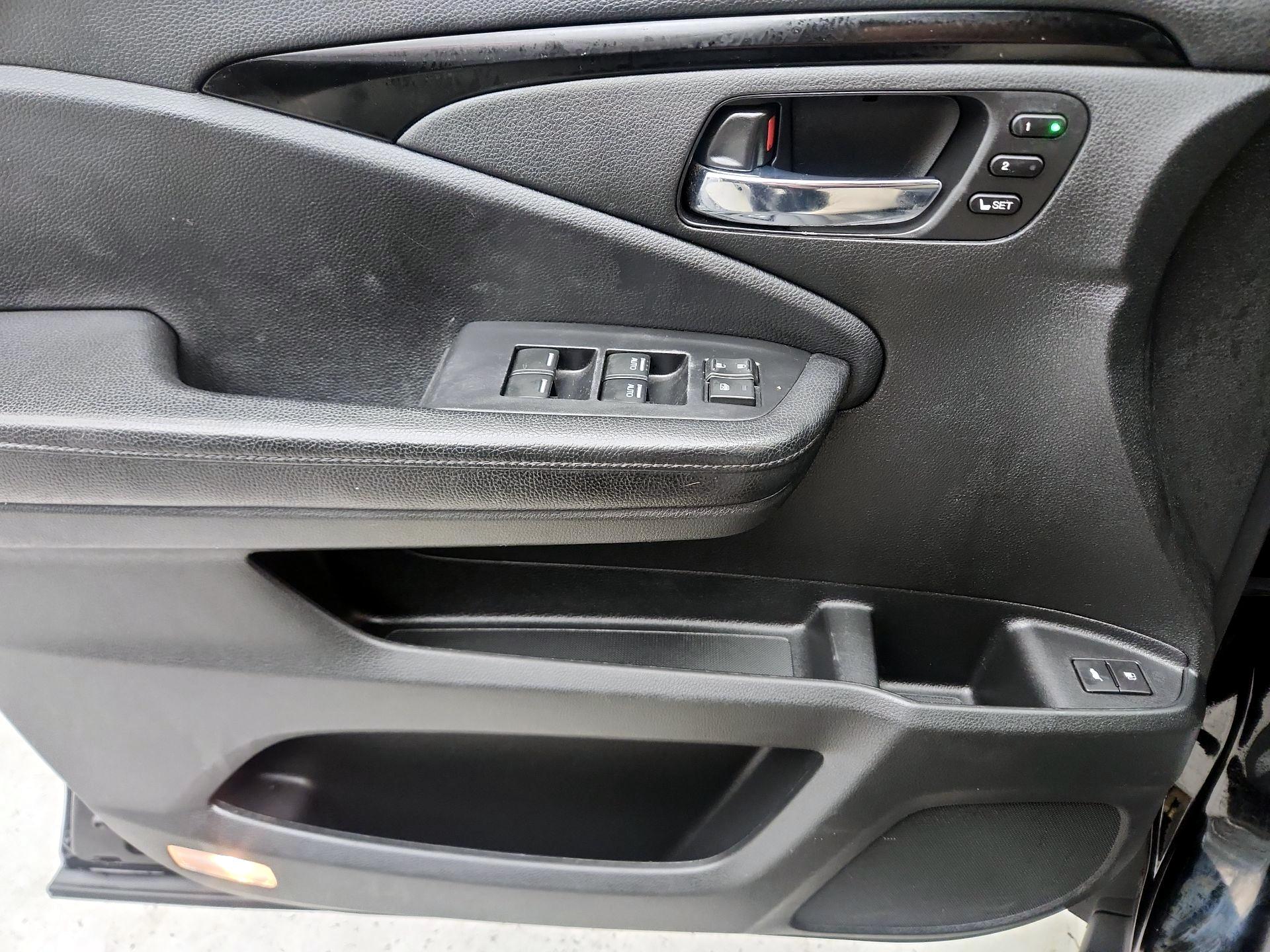 Thumbnail: 2020 Honda Pilot - 12
