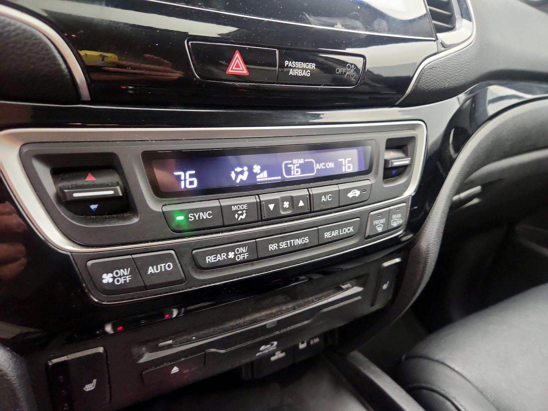 Thumbnail: 2020 Honda Pilot - 16
