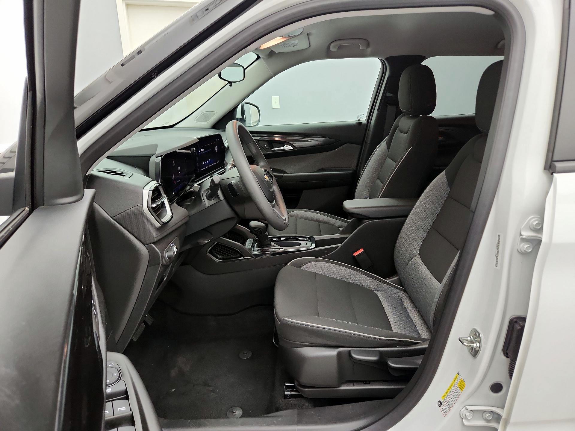 Thumbnail: 2025 Chevrolet TrailBlazer - 11