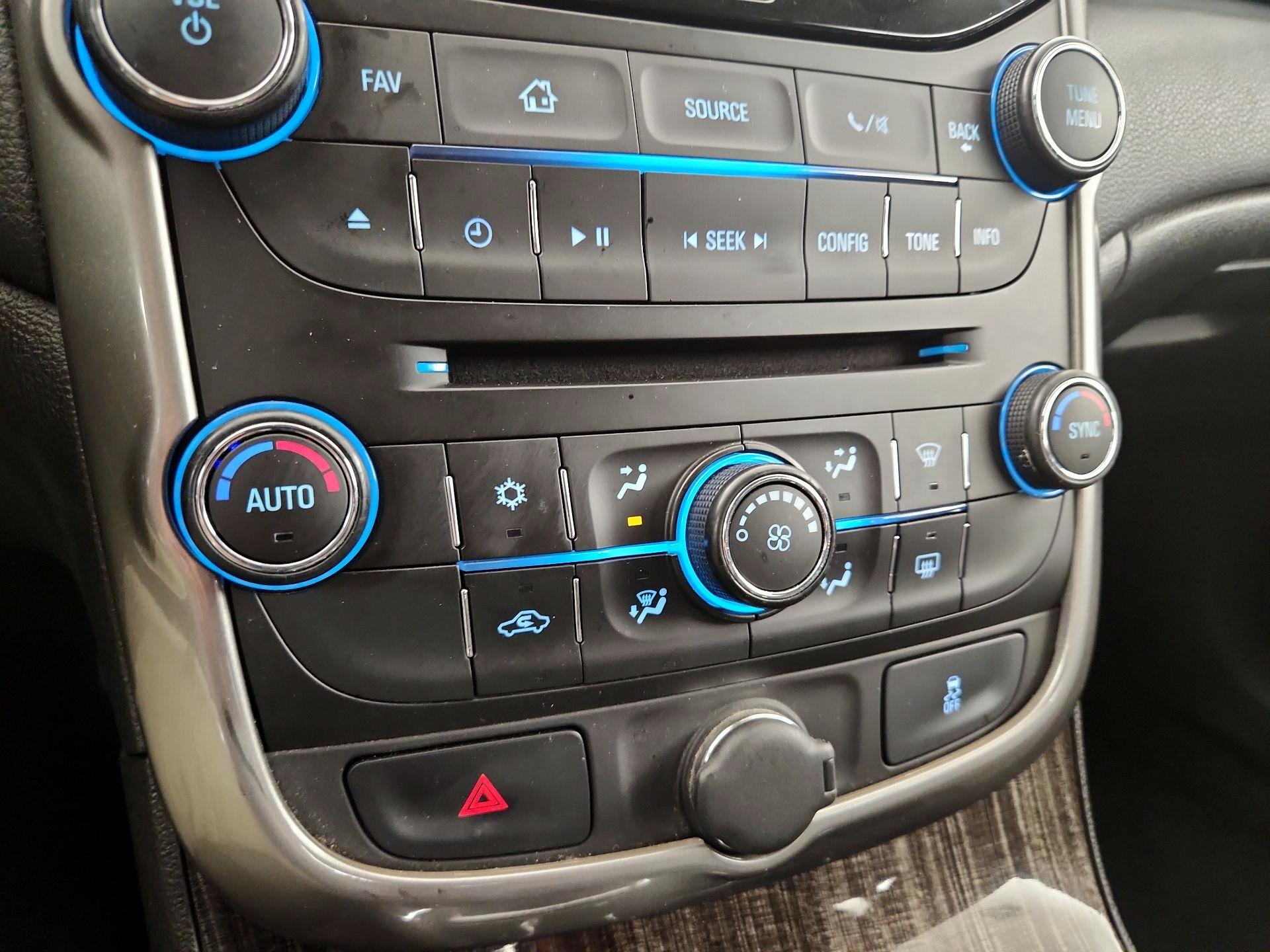 Thumbnail: 2015 Chevrolet Malibu - 16