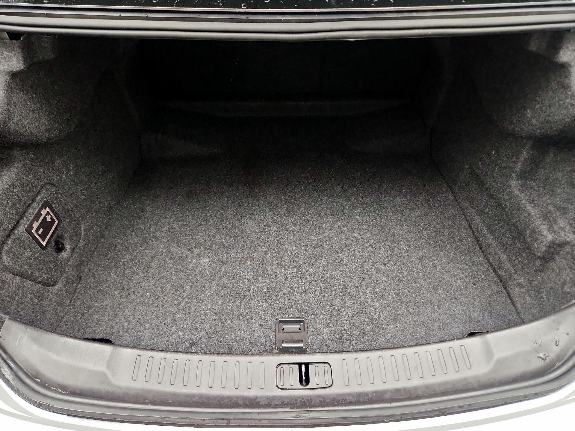 Thumbnail: 2015 Chevrolet Malibu - 19