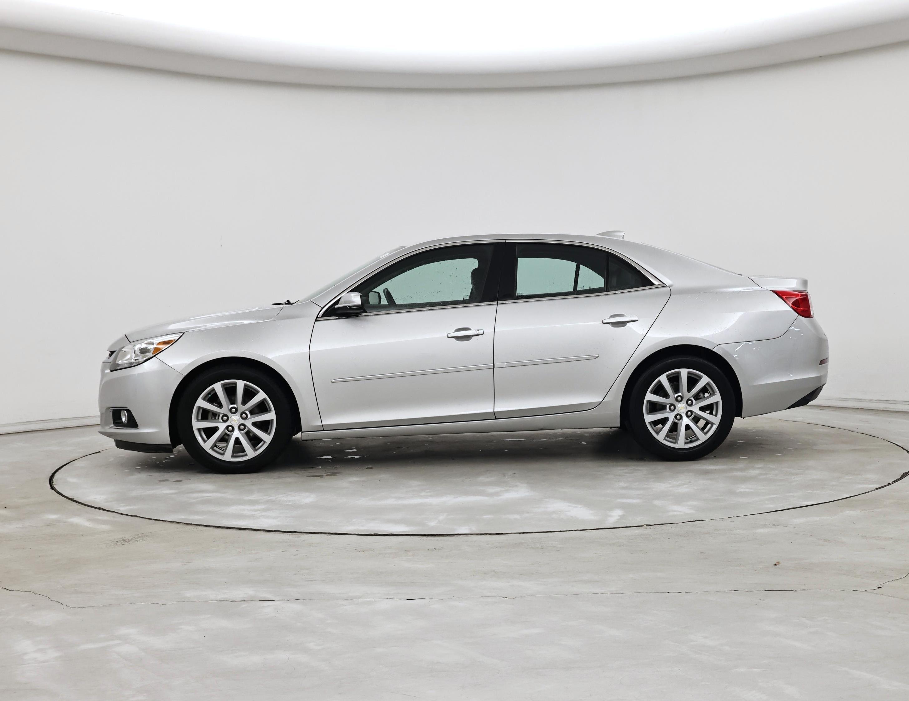 Thumbnail: 2015 Chevrolet Malibu - 3