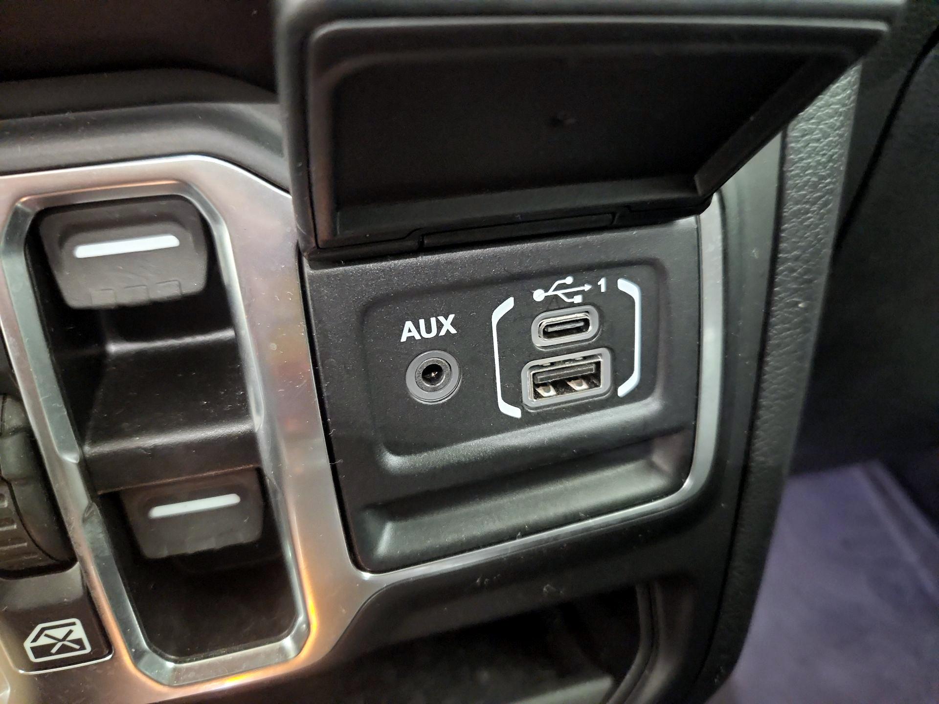 Thumbnail: 2023 Jeep Wrangler - 18